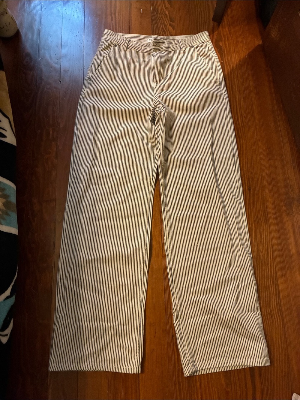 Pull&Bear Women's Straight-Leg Jeans in White and Navy Pinstripe